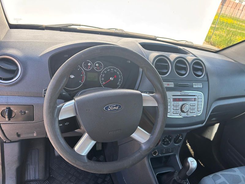 Ford Tourneo Connect 1.8 TDCi 66kW - fotka 14 z 23