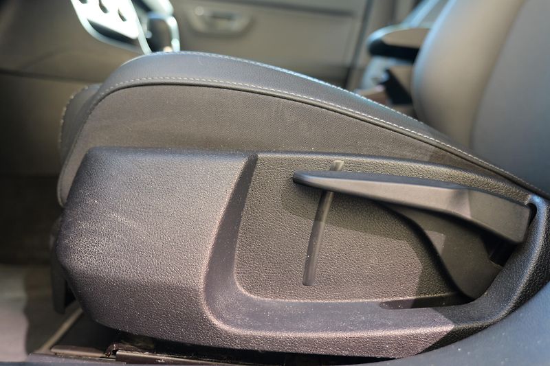 Seat Leon TDI DSG Xcellence Kessy Tažné - fotka 12 z 35