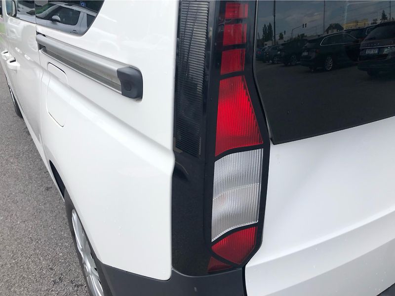 Volkswagen Caddy 2.0 TDi - fotka 25 z 28