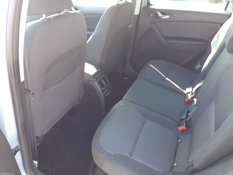 Škoda Yeti (2011) 1.4 TSI AMBIENTE - fotka 14 z 33