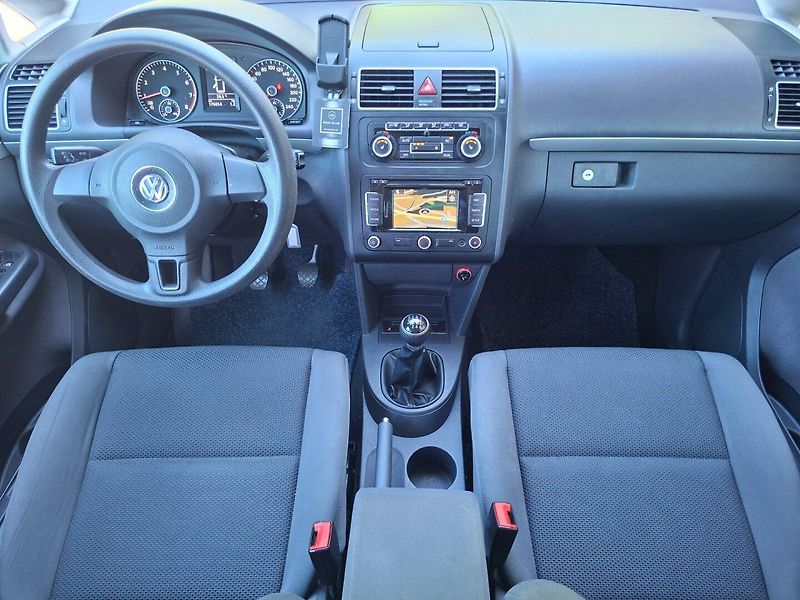 Volkswagen Touran (2011) 1.4TSI 103kW 6MAN - fotka 10 z 38