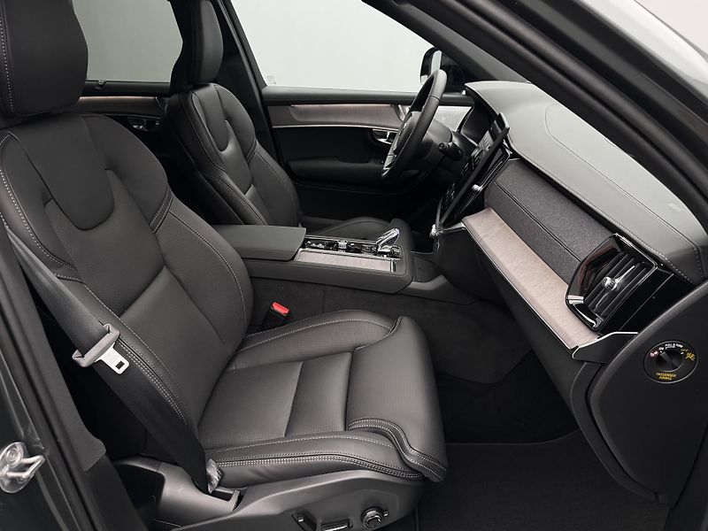 Volvo XC90 (2026) T8 AWD RECHARGE DARK PLUS 7m - fotka 25 z 27