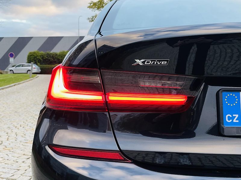 BMW Řada 3 320d XDRIVE M-PAKET VÝHŘEV - fotka 57 z 59