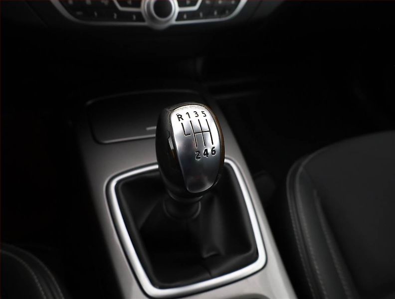 Renault Laguna (2011) 2.0 DCi, po STK, Tažné - fotka 14 z 19