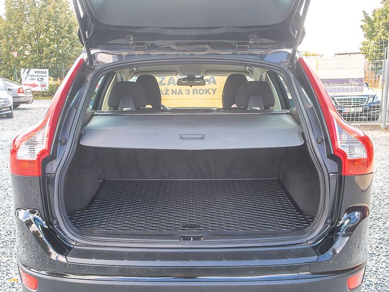 Volvo XC60 (2012) 2.0D 120KW man – KM CEBIA - fotka 36 z 39