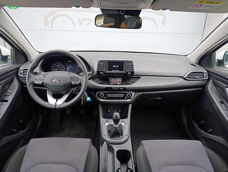 Hyundai i30 START 1.4 73kW ČR 1.MAJITEL - fotka 18 z 28