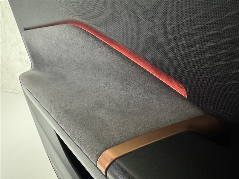 Cupra Born 150kW LED Kamera Tepelko - fotka 44 z 47