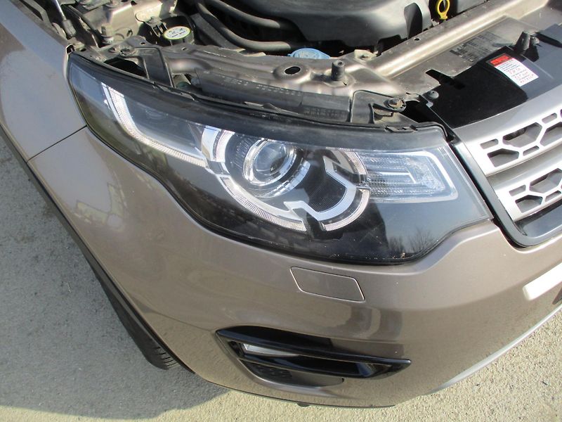 Land Rover Discovery Sport 2.0 TD4 110kW 4x4 koupeno CZ - fotka 39 z 42