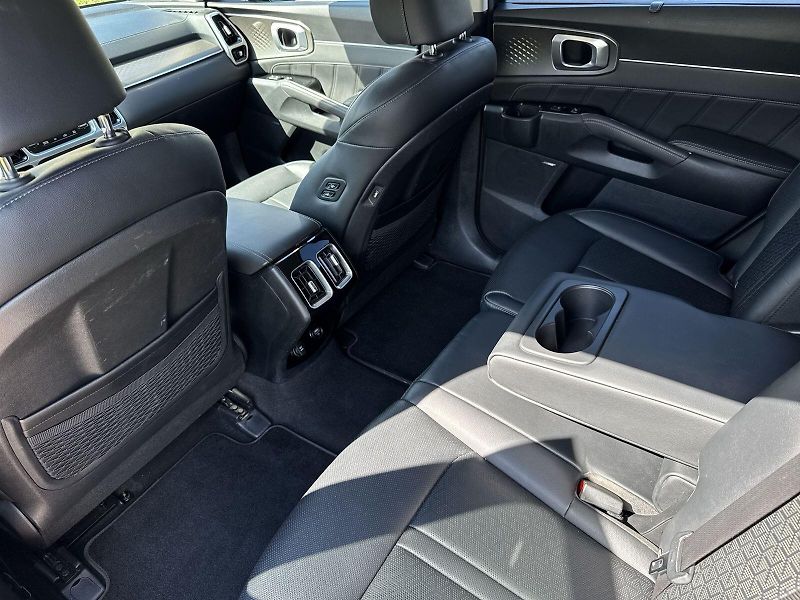 Kia Sorento (2021) 1.6 T-GDi PHEV 4x4 Automat 7mí - fotka 8 z 35