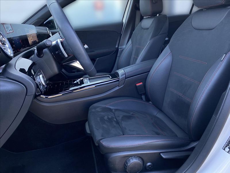 Mercedes-Benz Třídy A A 200 AMG sedan - fotka 10 z 27