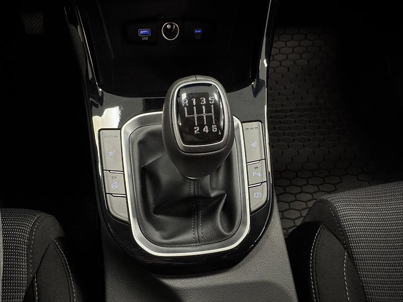Hyundai i30 (2026) 1,0 T-GDI MT GO CZECH - fotka 9 z 10