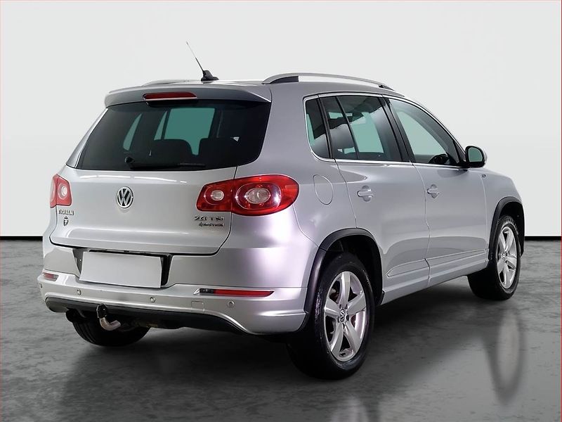 Volkswagen Tiguan (2010) R-Line 2.0 TSI, 4X4, Automat - fotka 5 z 18