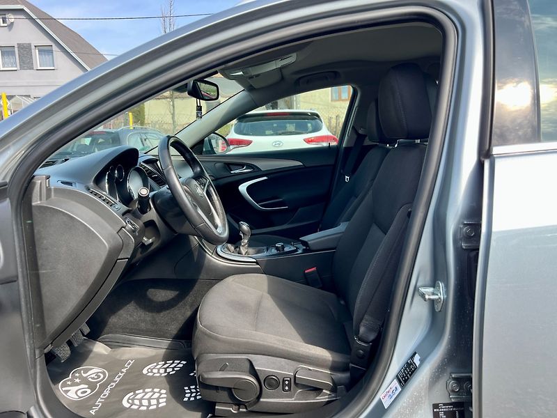 Opel Insignia (2010) 1.8i 103kW Výhřevy,Navi,Servis - fotka 11 z 18