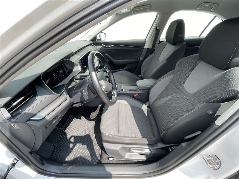Škoda Octavia 1,0 TSI Ambition Plus LED+PDC - fotka 4 z 23