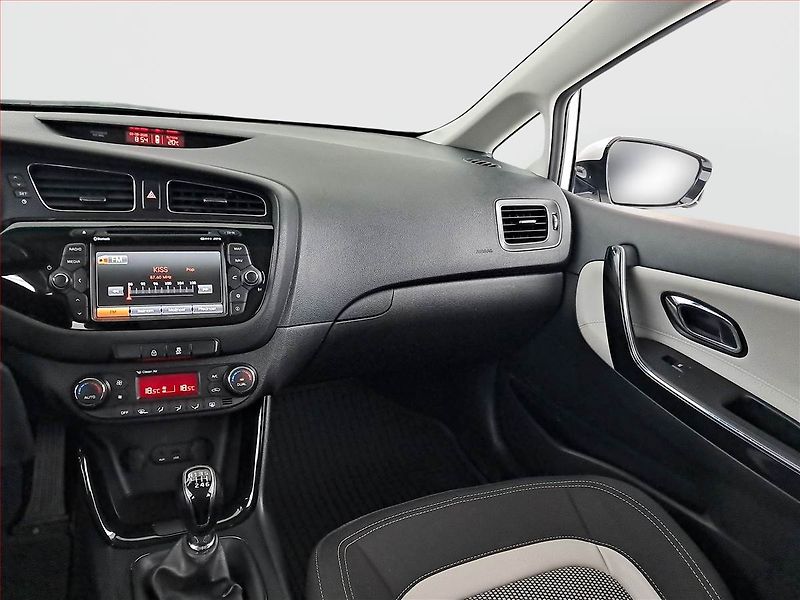 Kia Ceed (2014) 1.6 CRDi, Navi, Tempomat - fotka 8 z 17
