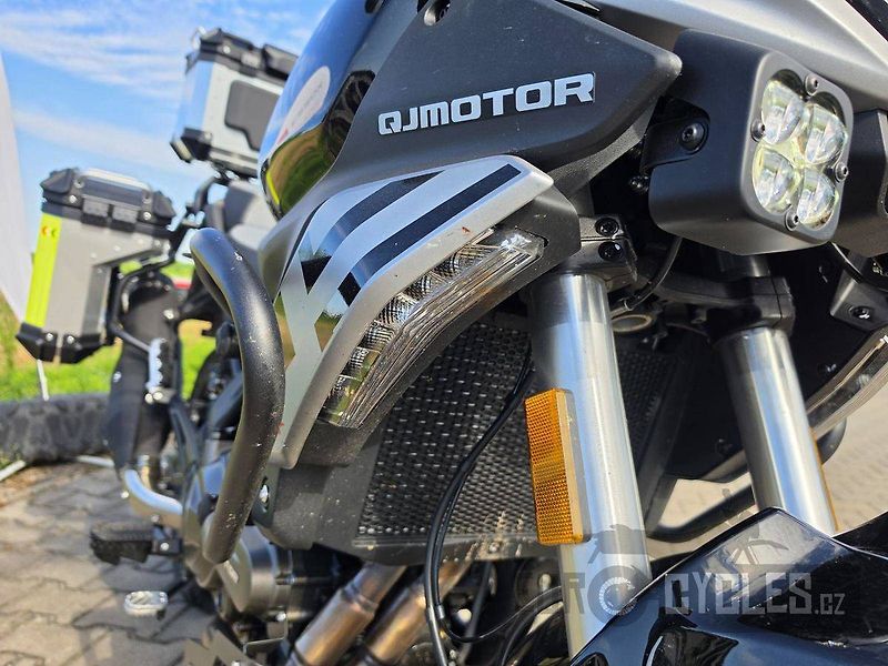 QJ Motor (2025) SRT 600 SX - fotka 7 z 16