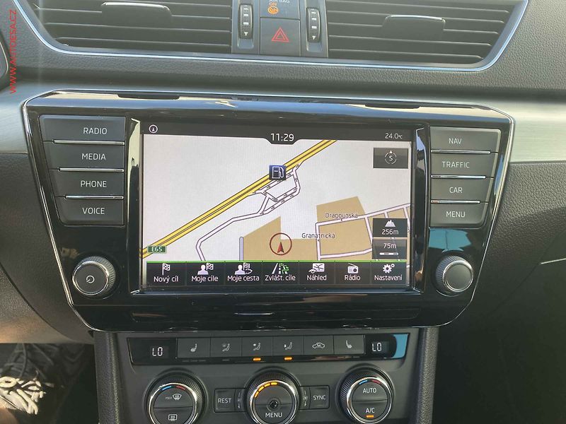 Škoda Superb (2016) 2.0 TDi, Style, DSG - fotka 17 z 18