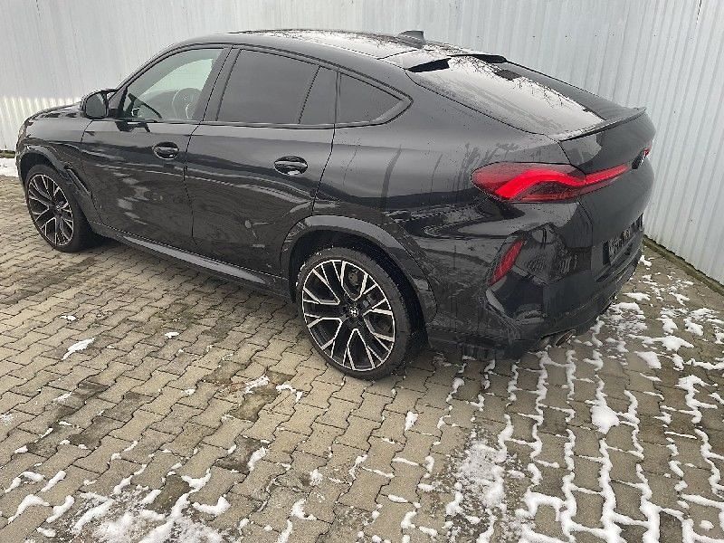 BMW X6 - fotka 15 z 16