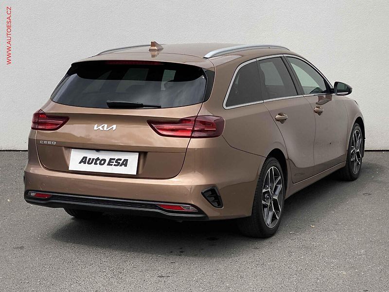 Kia Ceed (2023) 1.5 T-GDi SW, 1.maj,ČR, TOP - fotka 4 z 18