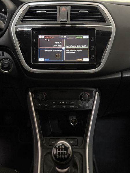 Suzuki SX4 S-Cross - fotka 13 z 19