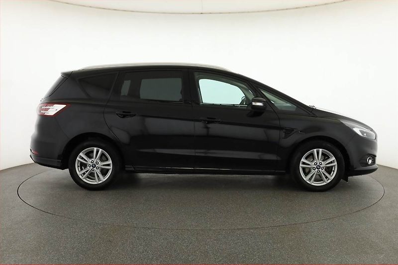 Ford S-MAX (2019) 2.0 EcoBlue, Automat - fotka 6 z 21