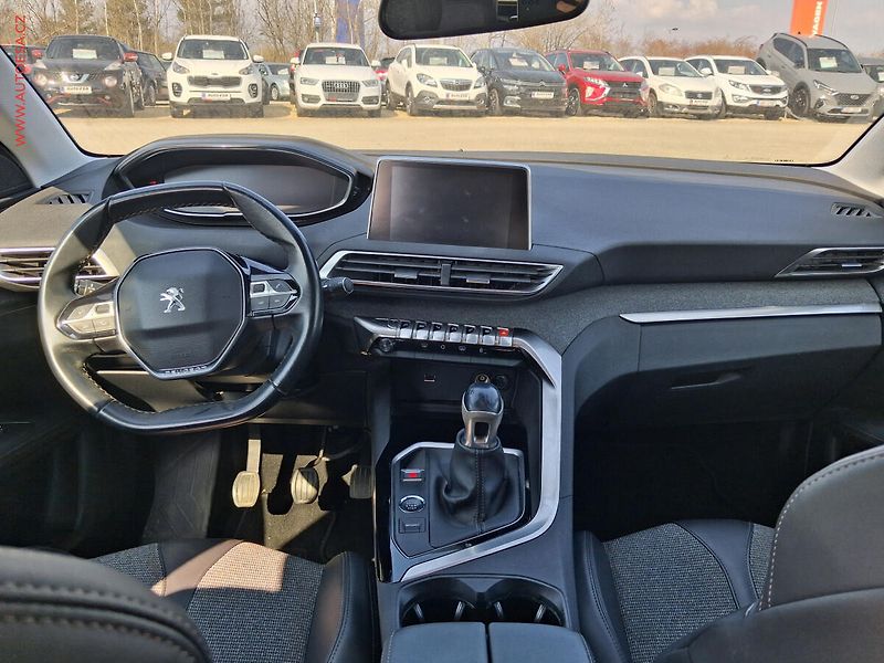 Peugeot 3008 (2019) 1.5 HDi, Allure, LED - fotka 8 z 16
