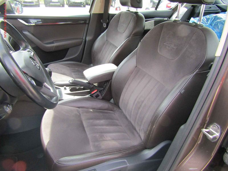 Škoda Octavia (2018) 2.0TDi, ČR, L&K, TZ - fotka 9 z 27