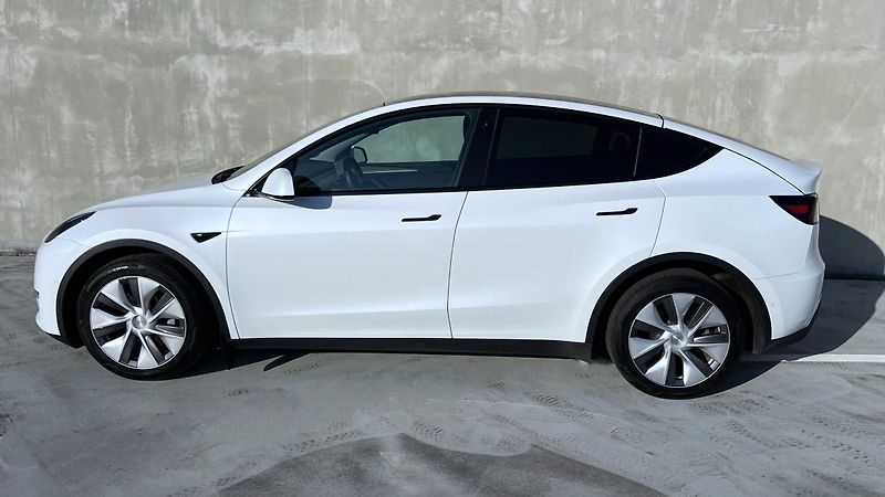 Tesla Model Y Long Range AWD 91% SOH - fotka 5 z 21