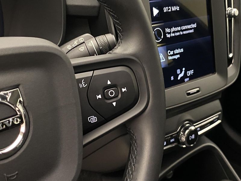 Volvo XC40 T2 ESSENTIAL CZ - fotka 21 z 42