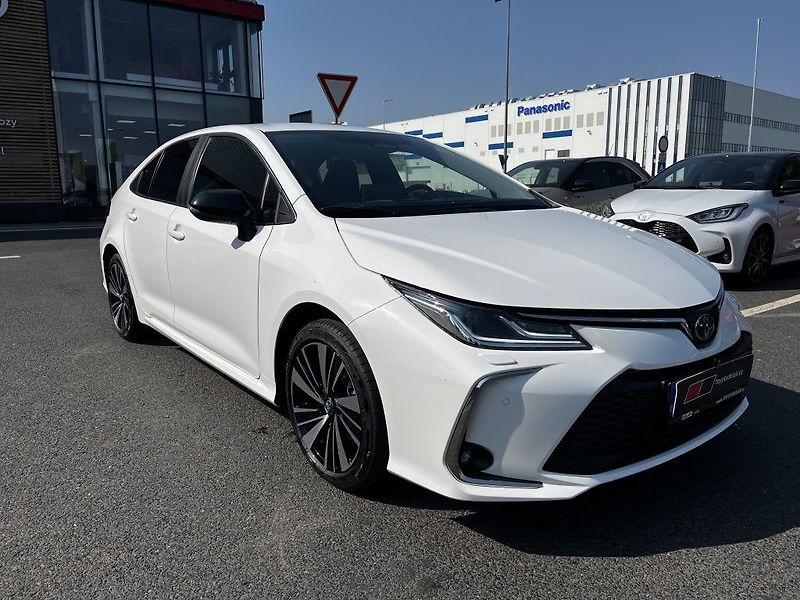 Toyota Corolla SD 1.8 Hybrid ODBĚR ihned - fotka 2 z 33