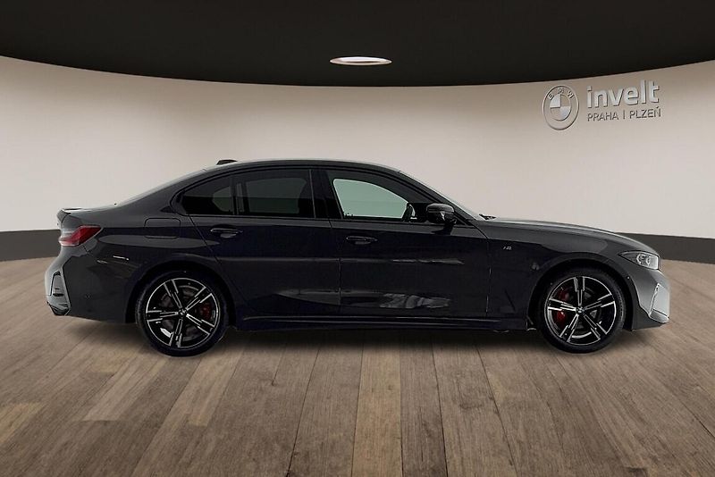 BMW Řada 3 řady 3 | 330d xDrive - fotka 2 z 24