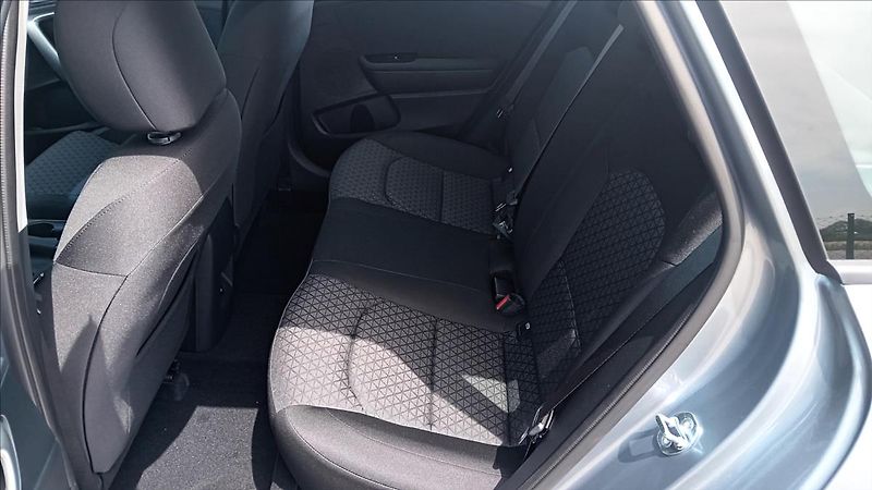 Kia Ceed 1,5 SW T-GDi 7DCT SPIN - fotka 11 z 13