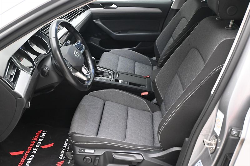 Volkswagen Passat 2,0 TDI 110 KW DSG Business Zá - fotka 13 z 32