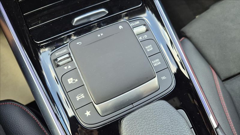 Mercedes-Benz GLA 2,0 225 Kw 35AMG 4MATIC ČR - fotka 19 z 24