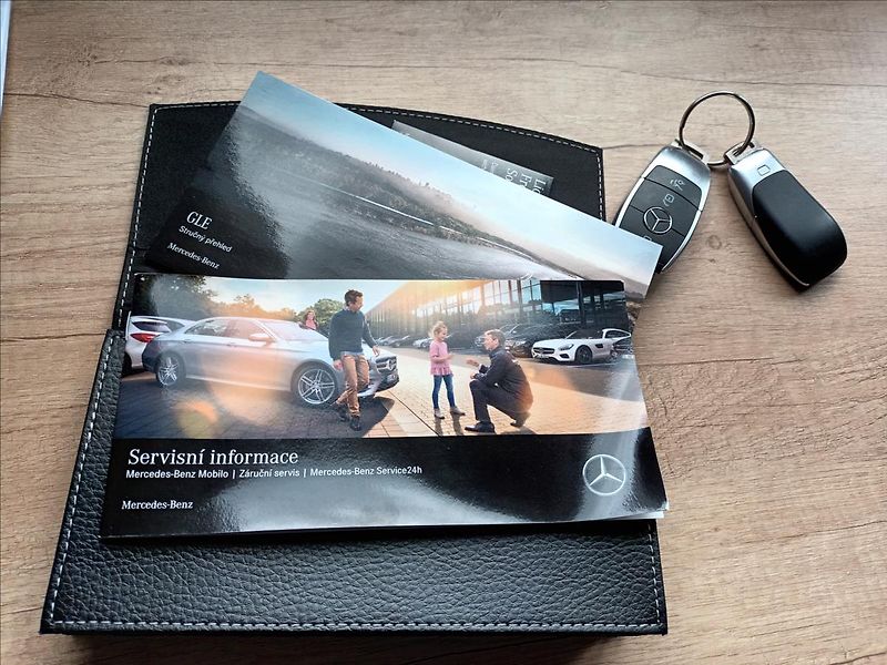 Mercedes-Benz GLC 2,0 300d,180kw,AMG,ČR,PANORAMA - fotka 39 z 39