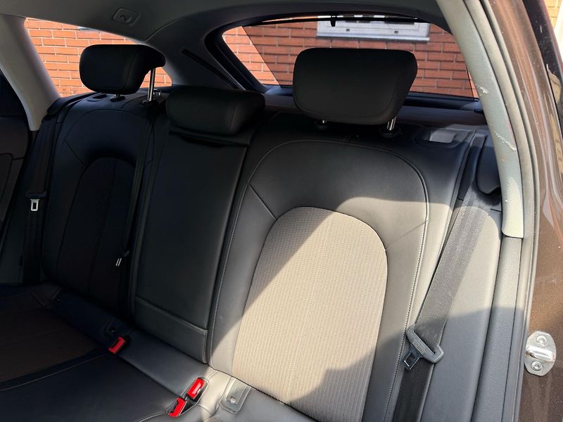 Audi A6 Allroad 30TDi-200KW-NEZ T.-LED-TAŽNE - fotka 29 z 32