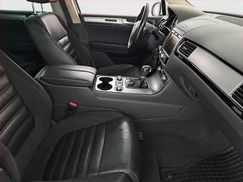 Volkswagen Touareg (2016) R-Line 3.0 TDI, 4X4, Automat - fotka 9 z 14