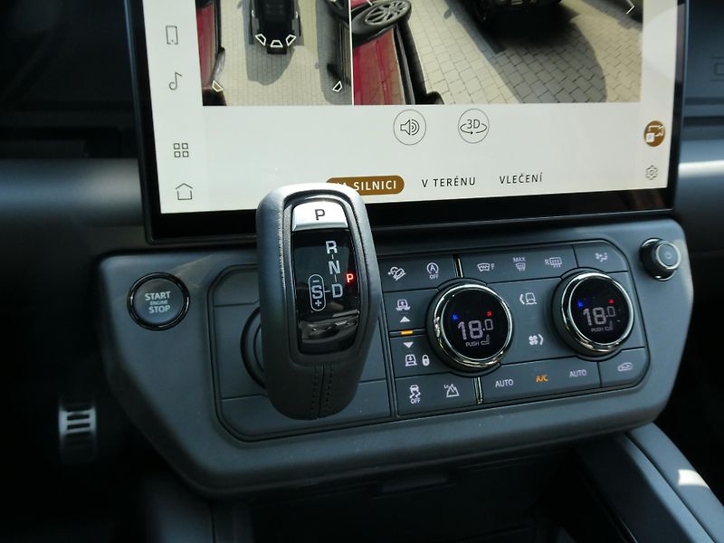 Land Rover Defender 110 4,4 OCTA P635 - fotka 33 z 44
