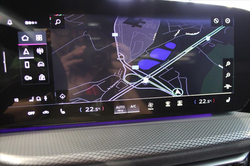 Audi Q5 TFSI quattro 150 kW S Line Tec - fotka 21 z 40