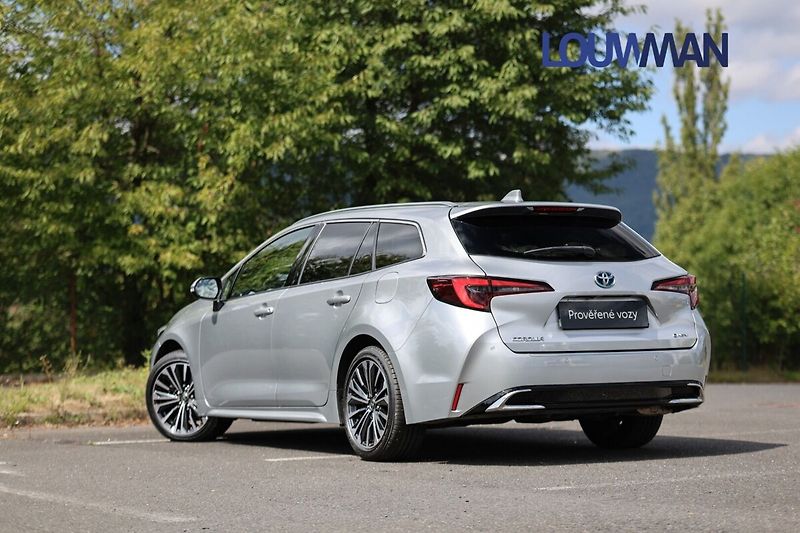 Toyota Corolla 1.8 HEV CVT Style - fotka 25 z 27