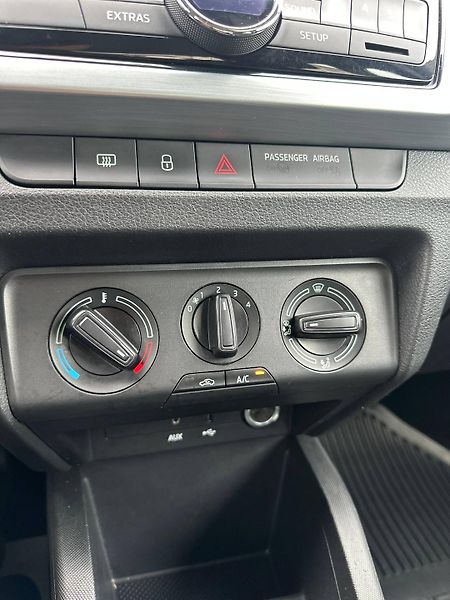 Škoda Fabia (2015) III HATCHBACK 1.0 MPI AMBIENTE - fotka 21 z 21