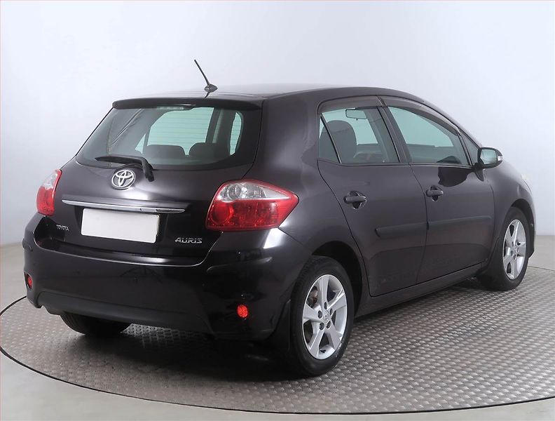 Toyota Auris (2011) 1.6 Valvematic, Tempomat - fotka 5 z 14