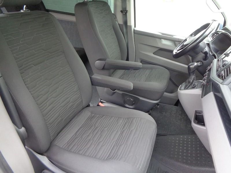 Volkswagen Caravelle 2.0 TDI Comfortline 110kW A7 - fotka 20 z 24