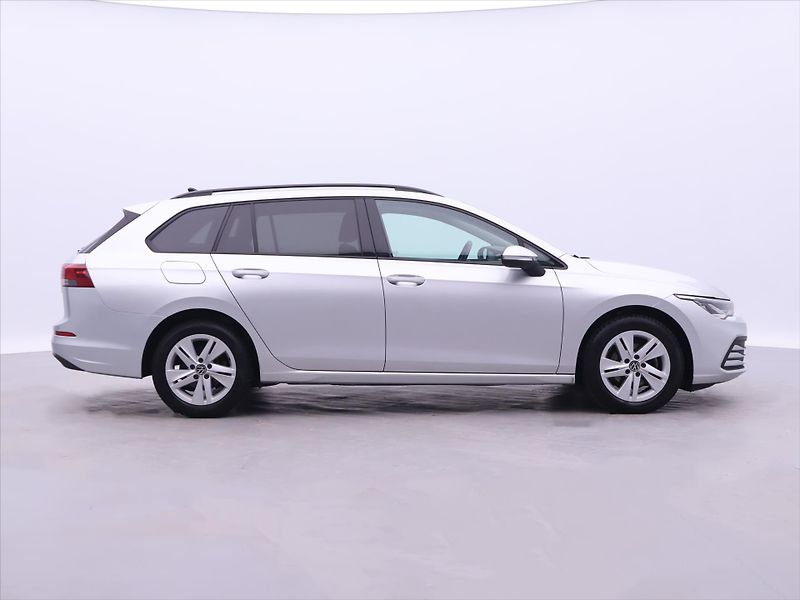 Volkswagen Golf 1,5 TSI EVO 110kW mHEV Life DS - fotka 8 z 37