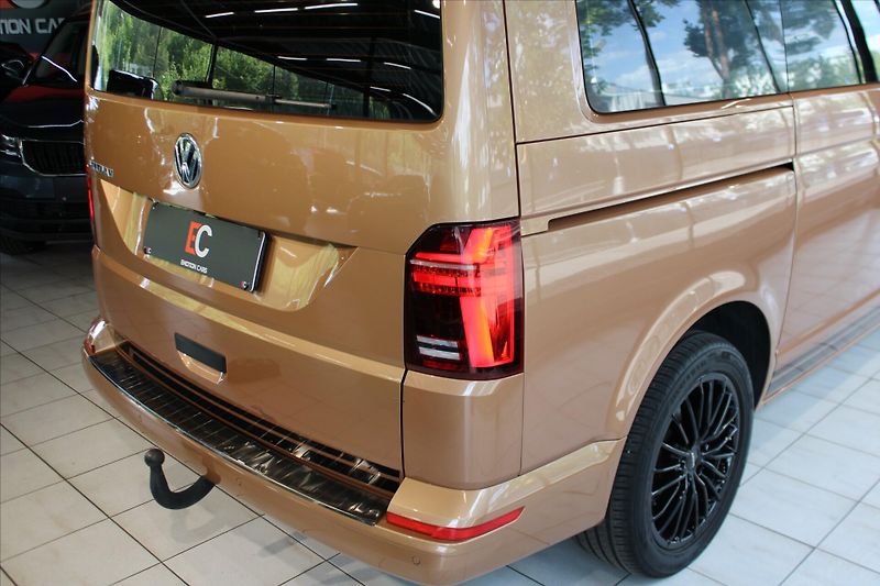 Volkswagen Multivan TDi Trendline DSG Tažné/Fullse - fotka 25 z 28