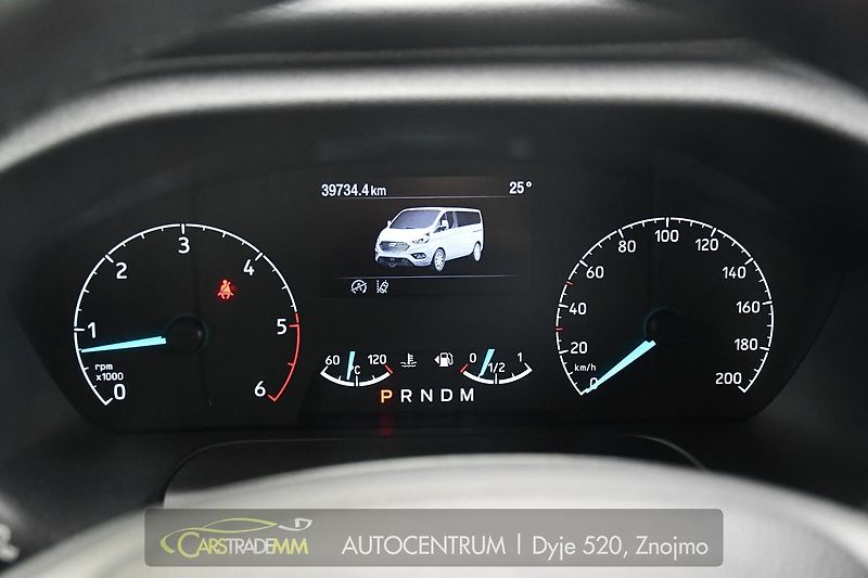 Ford Tourneo Custom 2.0EcoBlue 8.MÍST TITANIUM - fotka 33 z 43
