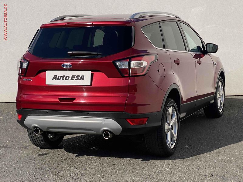 Ford Kuga (2018) 2.0 TDCi 4x4, Titanium, navi - fotka 4 z 18