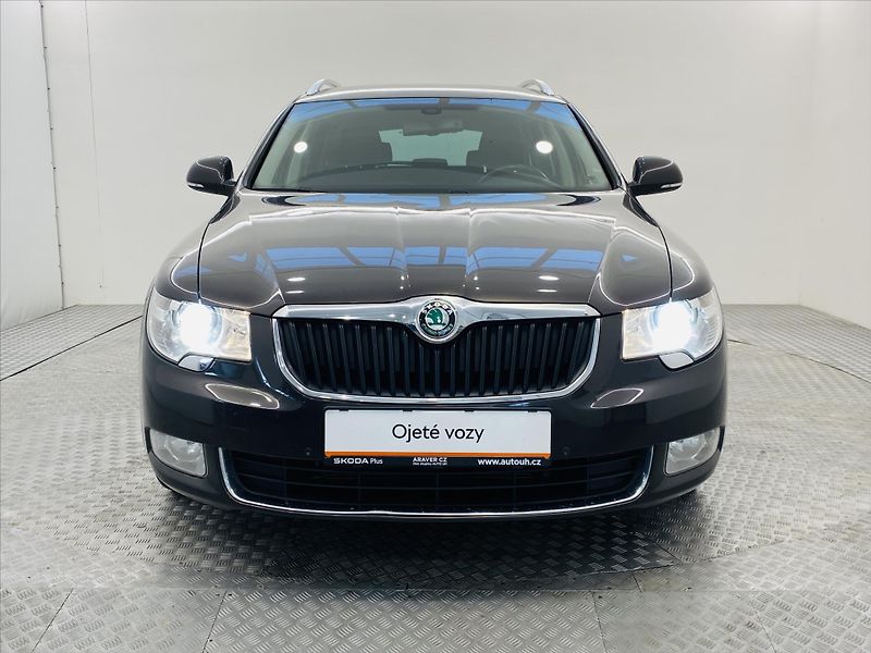 Škoda Superb 2,0 TDI DSG 103kW Bi-Xenon Ele - fotka 4 z 26