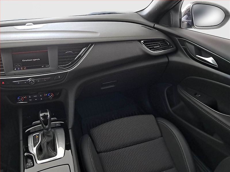 Opel Insignia (2022) 2.0 CDTI, 4X4, Automat - fotka 8 z 16