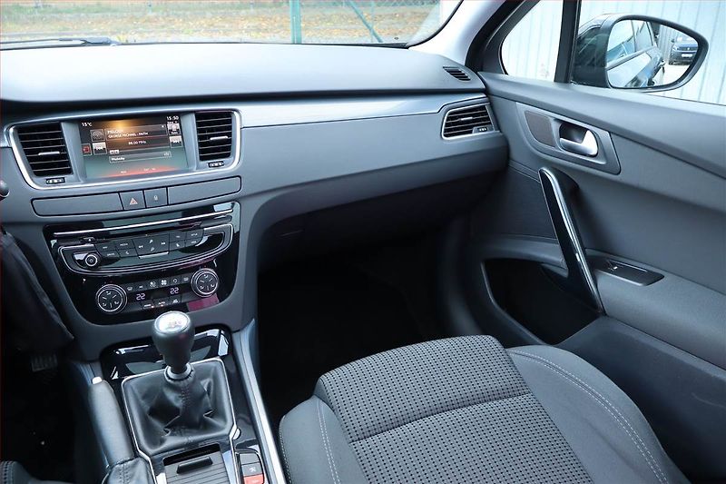 Peugeot 508 (2015) 2.0 HDi, Serv.kniha, Navi - fotka 8 z 22